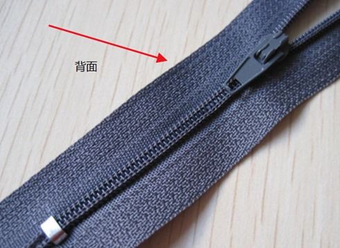 衣服拉链洗水后变卷了怎么办 不是原来平顺的那样了,像波浪一样