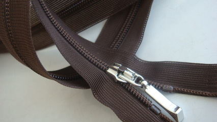 三力拉链 品质铸就品牌，匠心连通世界